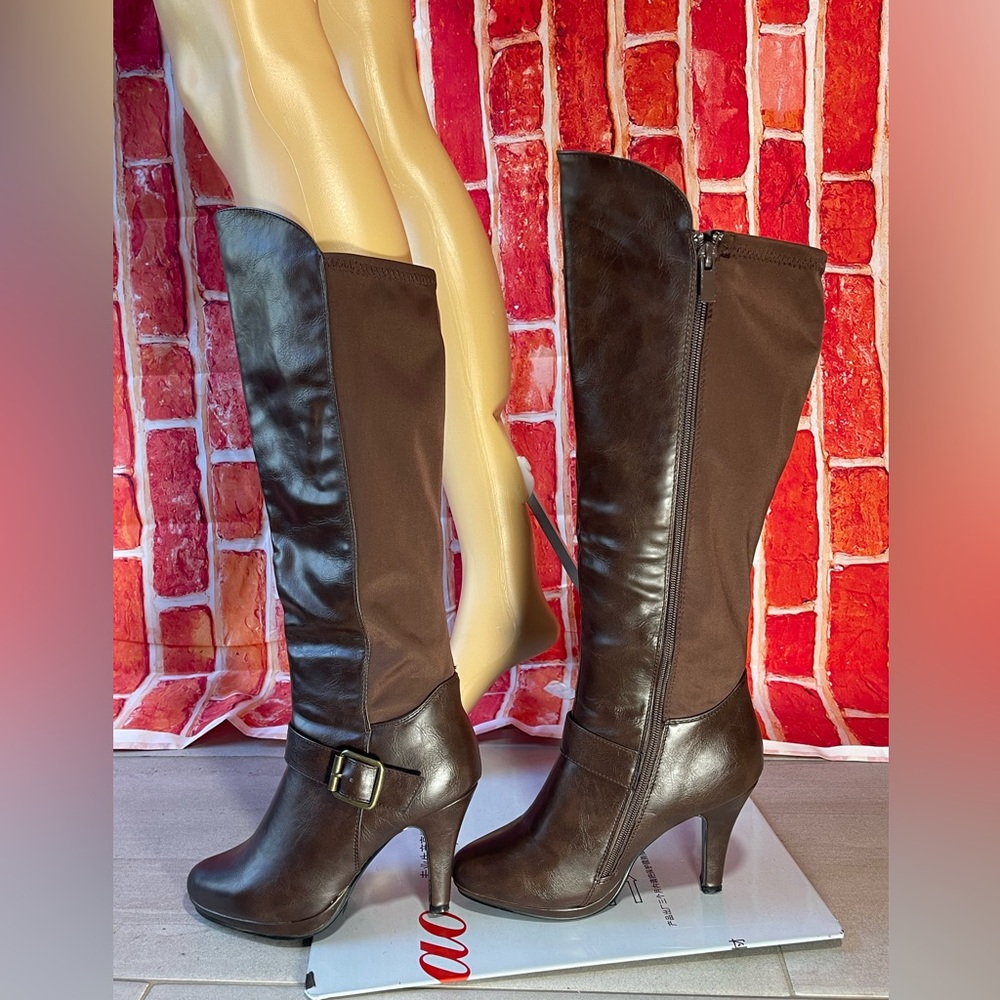 Woman’s forever boots. Size 6